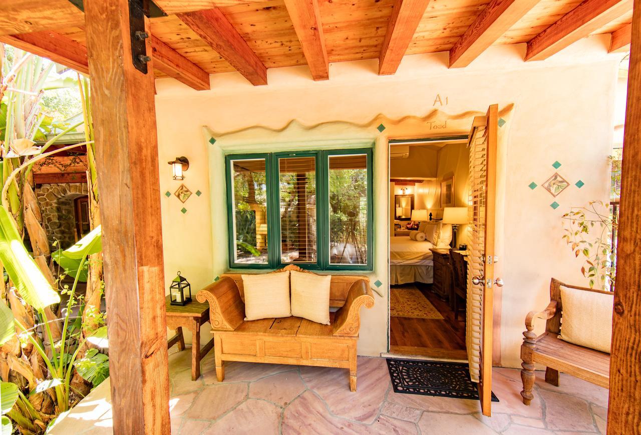 The Emerald Iguana Inn Охай Екстериор снимка
