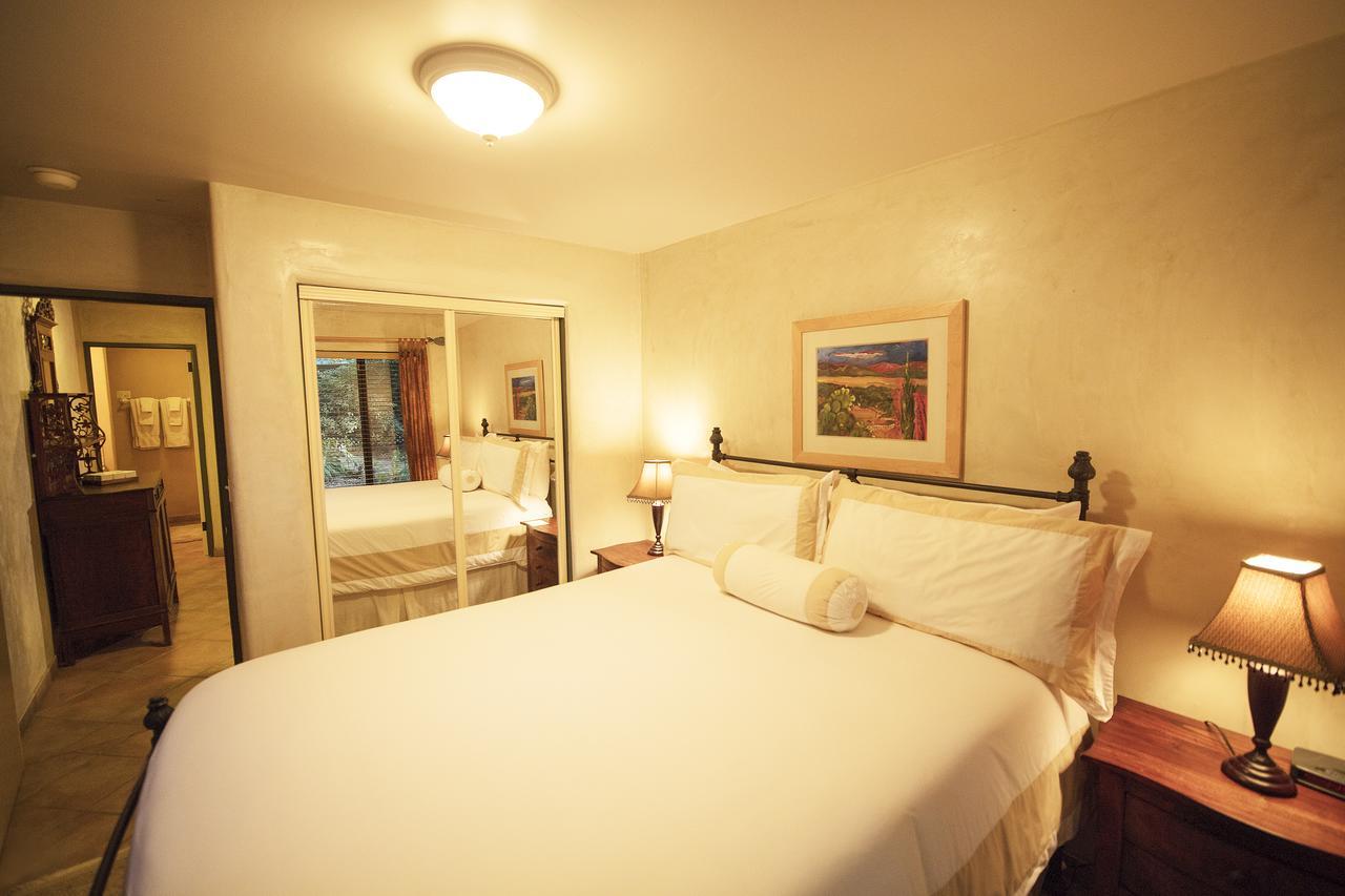 The Emerald Iguana Inn Охай Екстериор снимка